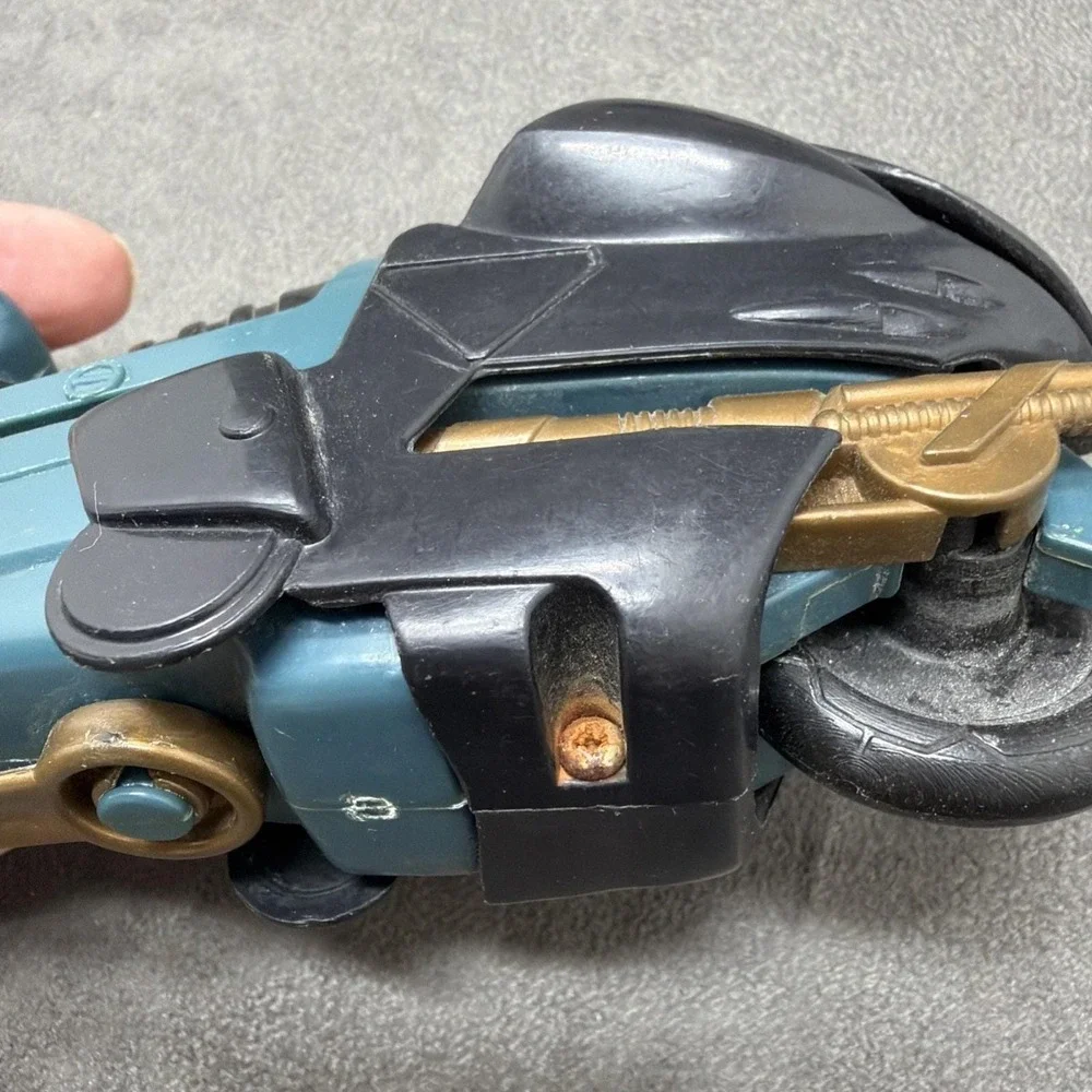 Vintage Kenner The Dark Knight Collection Batman Action Figure & Parts Lot
